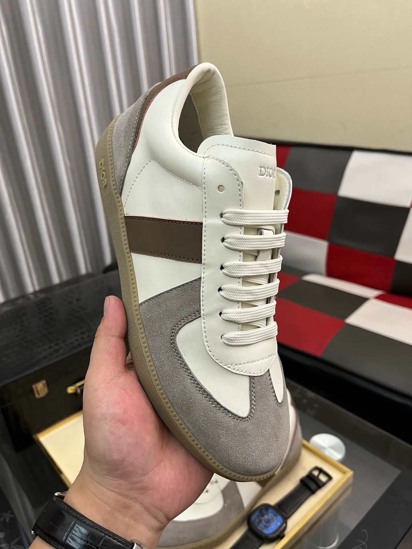 Men's shoes💰380⌚️⌚️[Dior] Dior's new men's genuine leather casual shoes, the highest version on the market, any comparison is welcome🆚! The original leather has excellent texture and is super high-end! Fetal sheep net lining imported from Italy, removable pad! Luxurious materials and fine workmanship, highly recommended! Code number: 38-44